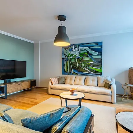 Delightful Flat With Bosphorus View In Kuzguncuk Κωνσταντινούπολη