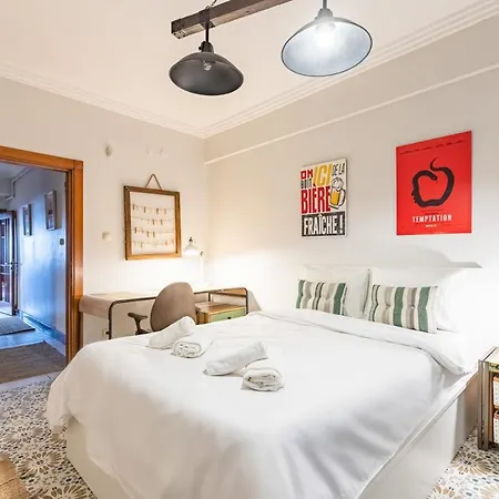 Delightful Flat With Bosphorus View In Kuzguncuk Διαμέρισμα